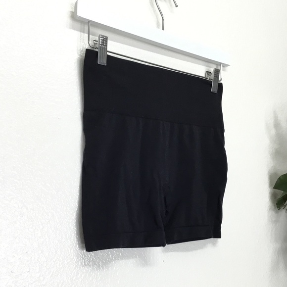 Primark Cares Black Bike Shorts - Picture 2 of 7